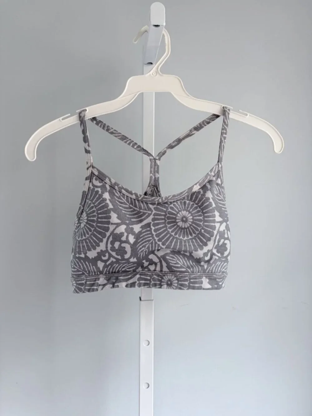 Lululemon flow y bra - IV beach floral sz 4